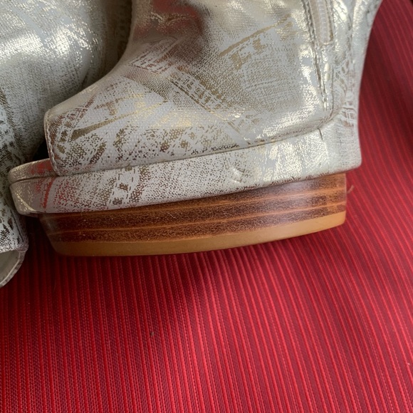 Dan Sara gold brocade mid calf boots Size 9 NWOT - Picture 7 of 13